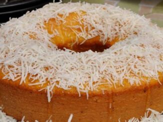 Bolo de fubá com coco super fofinho e prático