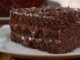 Bolo de chocolate super saboroso com muito recheio
