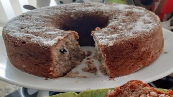 Bolo de bananas com castanhas Bolo de bananas com castanhas