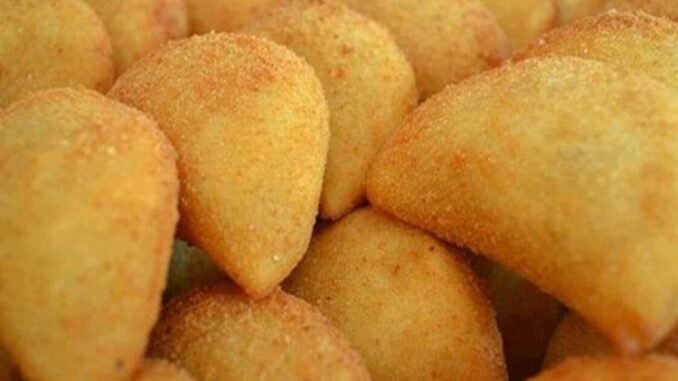 rissois Rissóis de Carne Dourados e Crocantes