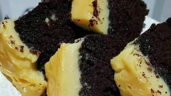 Delicioso Bolo de Chocolate com Mousse de Maracujá Bolo de chocolate