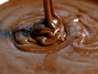 3 receitas de recheios de chocolate para bolos