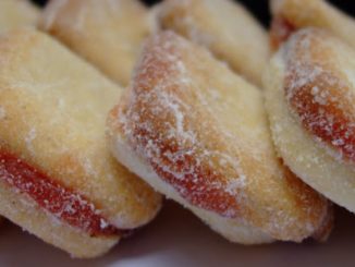 Biscoitinhos com goiaba