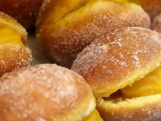 Sonhos caseiros com creme