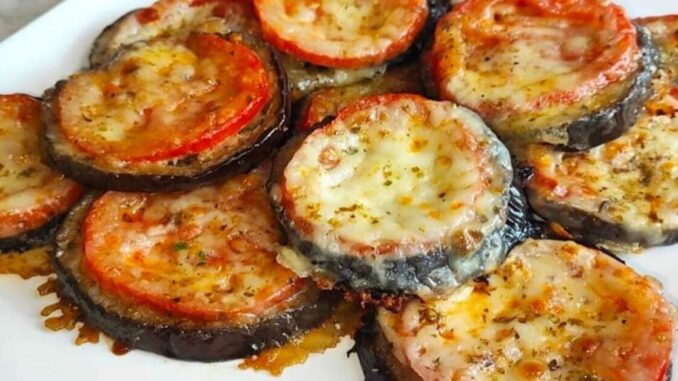 Berinjela Beringela assada com tomate e Mozzarella