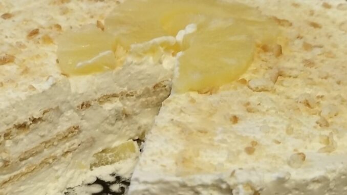 bolo de bolacha com ananas Bolo de ananás com bolacha Maria e natas