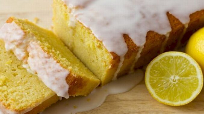 Bolo de limão molhadinho