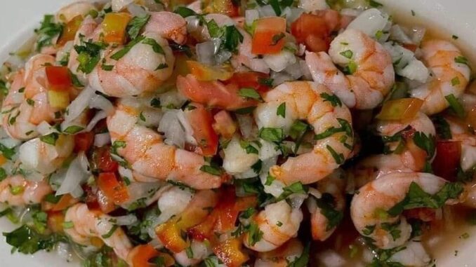 salada de camarão