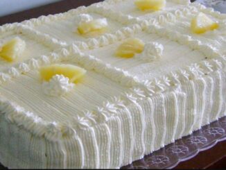 Bolo Gelado de Abacaxi com creme pasteleiro