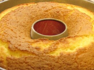 Bolo de fubá com laranja