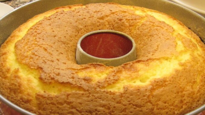 Bolo de fubá com laranja