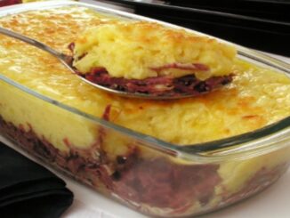 Escondidinho de mandioca com carne-seca