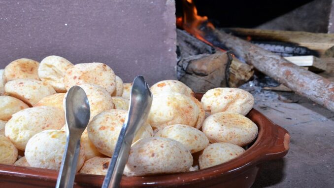 pão de queijo Pão de queijo mineiro