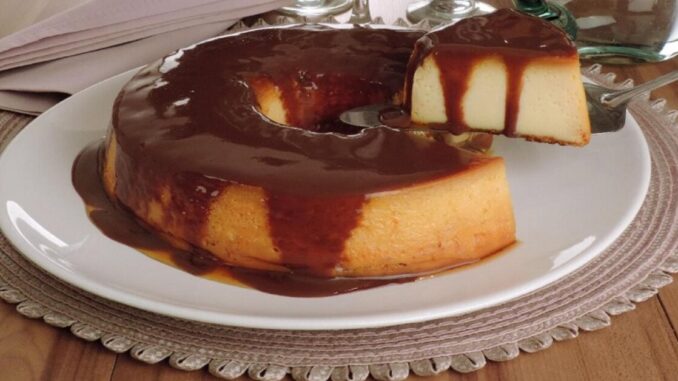 pudim 2 Pudim Gelado com Calda de Chocolate