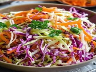 Salada de Couve: Fresca, Saborosa e Perfeita para Qualquer Ocasião