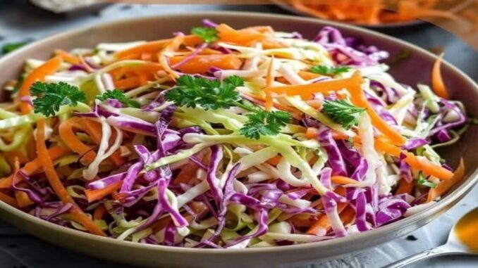 salada de couve Salada de Couve: Fresca, Saborosa e Perfeita para Qualquer Ocasião